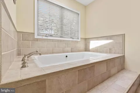12211 Mount Pleasant Dr, Laurel, MD 20708 photo 52
