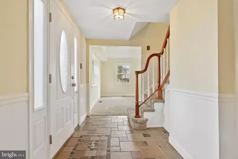 12211 Mount Pleasant Dr, Laurel, MD 20708 photo 5