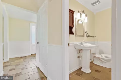12211 Mount Pleasant Dr, Laurel, MD 20708 photo 7