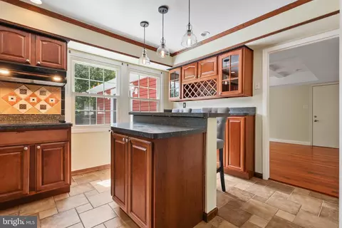 12211 Mount Pleasant Dr, Laurel, MD 20708 photo 13