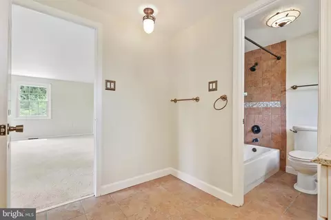 12211 Mount Pleasant Dr, Laurel, MD 20708 photo 27