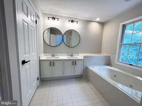 9208 Ispahan Loop, Laurel, MD 20708 photo 10