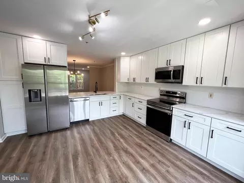 9208 Ispahan Loop, Laurel, MD 20708 photo 5