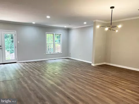 9208 Ispahan Loop, Laurel, MD 20708 photo 4