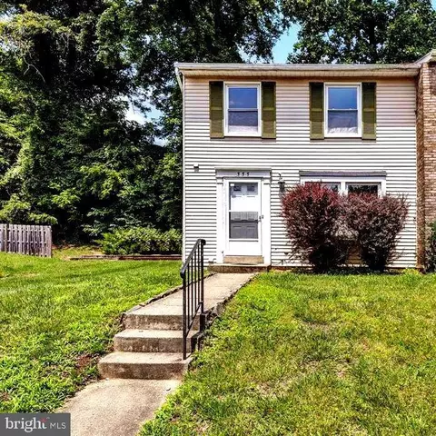 333 Possum Ct, Capitol Heights, MD 20743