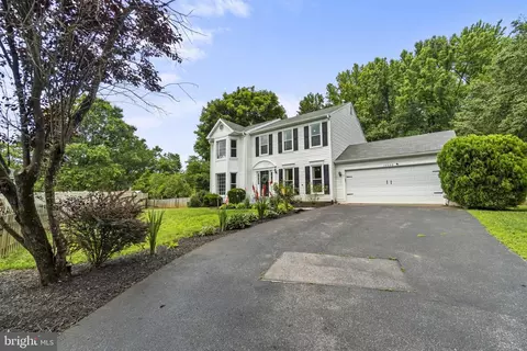 14020 Heatherstone Dr, Bowie, MD 20720