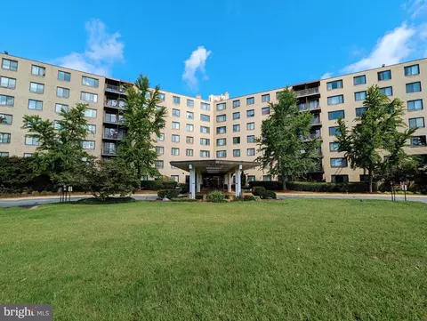 3450 Toledo Ter #712, Hyattsville, MD 20782