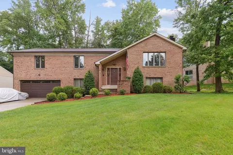710 Gleneagles Dr, Fort Washington, MD 20744