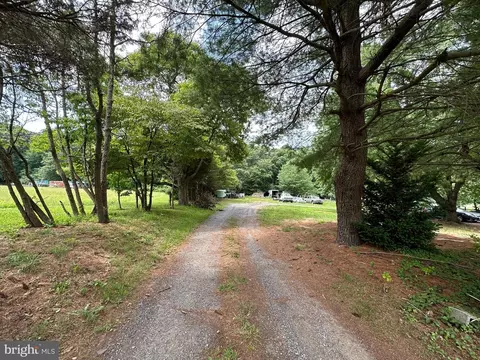 12501 Hilltop Ln, Bowie, MD 20720
