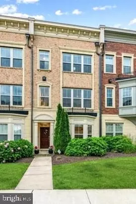 802 Admirals Way #300, Oxon Hill, MD 20745