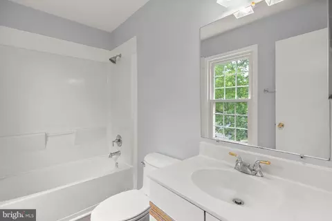 14101 Oakpointe Dr, Laurel, MD 20707 photo 24