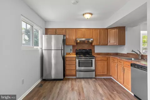 14101 Oakpointe Dr, Laurel, MD 20707 photo 9