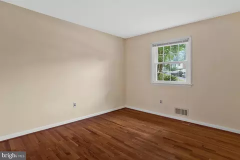 6313 Martins Ter, Lanham, MD 20706 photo 17