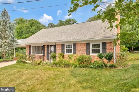 6313 Martins Ter, Lanham, MD 20706 photo 3