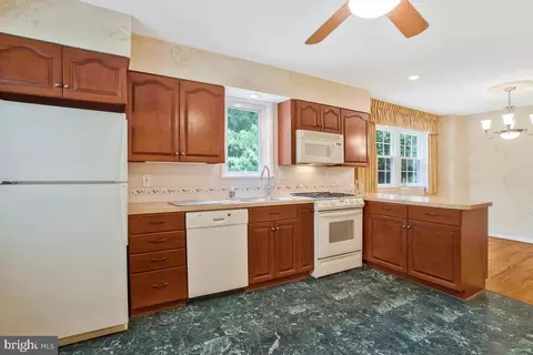 6313 Martins Ter, Lanham, MD 20706 photo 10