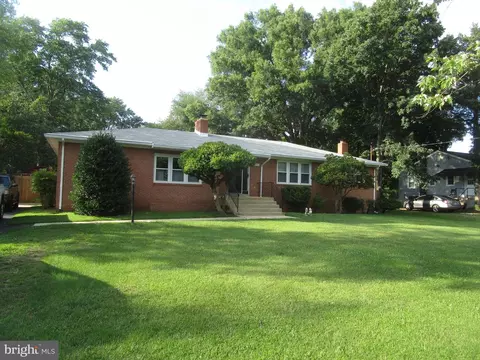 6605 Horseshoe Rd, Clinton, MD 20735