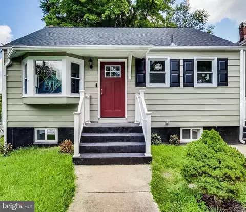 121 Tunic Ave, Capitol Heights, MD 20743