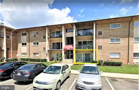 5502 Karen Elaine Dr #924, New Carrollton, MD 20784