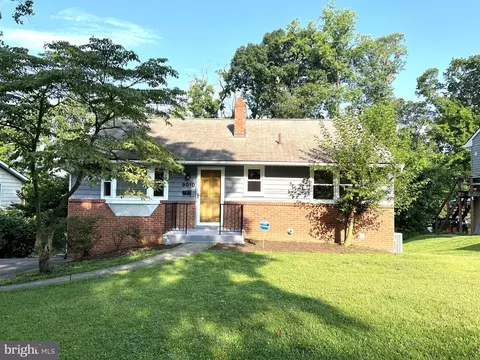9010 Autoville Dr, College Park, MD 20740