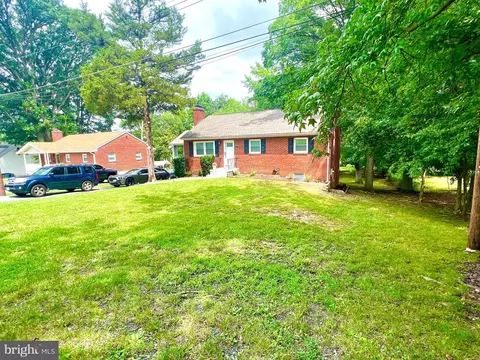 4104 Skyline Dr, Morningside, MD 20746