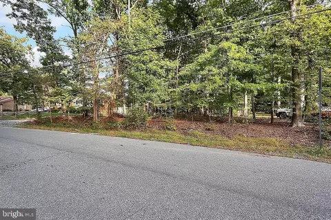 15612 Maple Dr, Accokeek, MD 20607