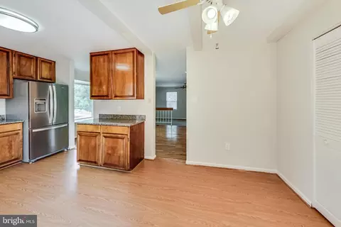 10313 Broom Ln, Lanham, MD 20706 photo 18