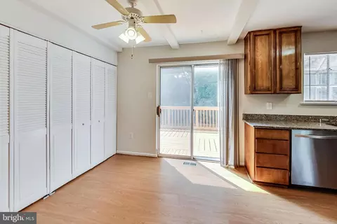 10313 Broom Ln, Lanham, MD 20706 photo 19