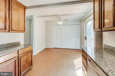 10313 Broom Ln, Lanham, MD 20706 photo 17