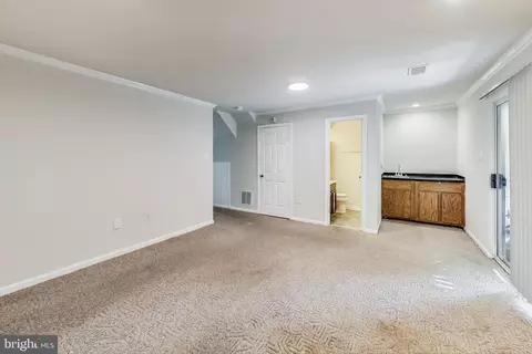 10313 Broom Ln, Lanham, MD 20706 photo 6