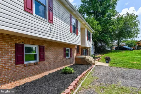 8501 Schultz Rd, Clinton, MD 20735 photo 4