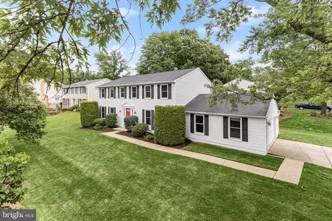 12809 Golden Oak Dr, Laurel, MD 20708