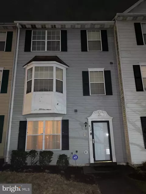 812 Alabaster Ct, Capitol Heights, MD 20743
