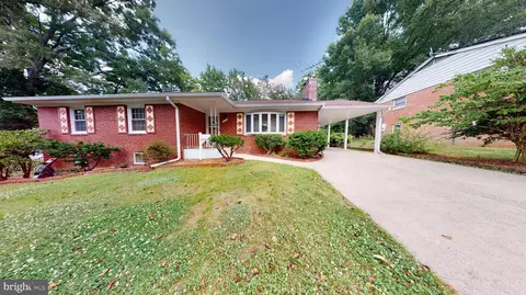 7003 Lyle St, Lanham, MD 20706 photo 2