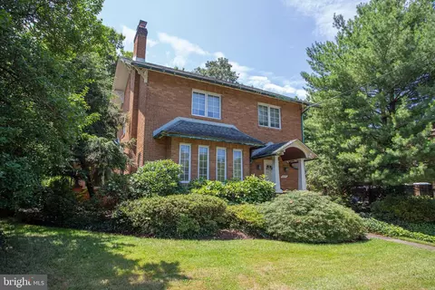 4207 Sheridan St, University Park, MD 20782