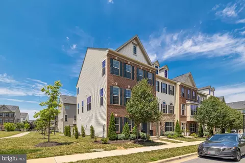 9521 Smithview Pl, Lanham, MD 20706 photo 2