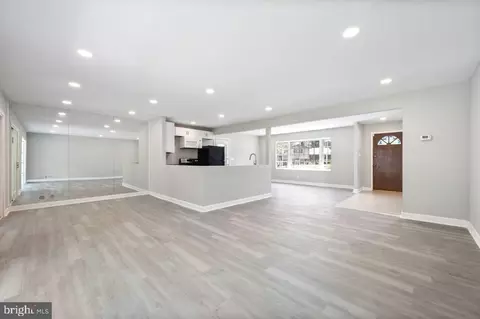 6806 Nashville Rd, Lanham, MD 20706 photo 8