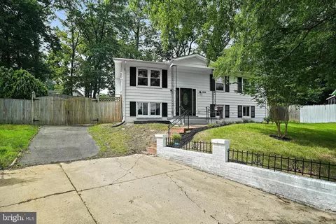 4402 Braeside Ct, Lanham, MD 20706