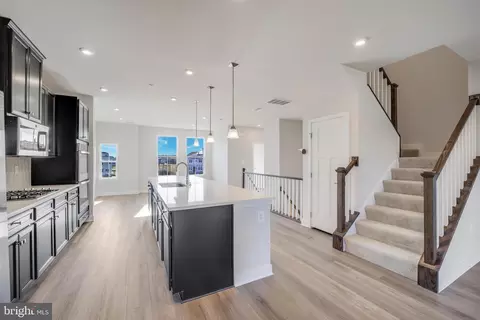 118 Lawndale Dr #51001 D, Bowie, MD 20716