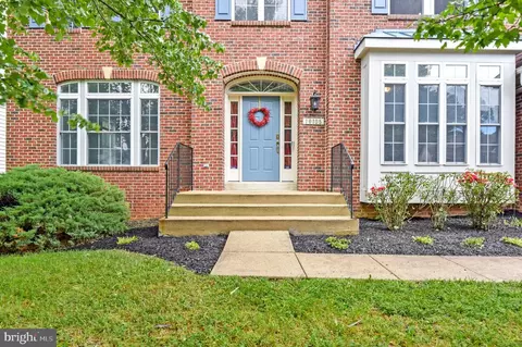 10105 Bartley Way, Lanham, MD 20706 photo 2