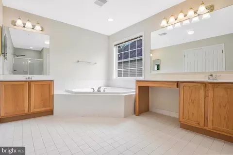 10105 Bartley Way, Lanham, MD 20706 photo 39