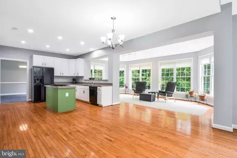 10105 Bartley Way, Lanham, MD 20706 photo 23