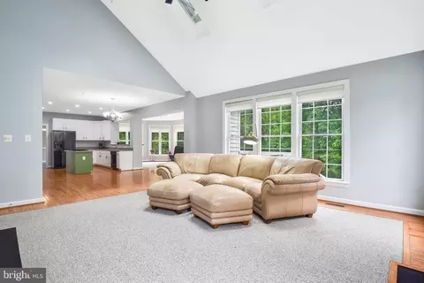 10105 Bartley Way, Lanham, MD 20706 photo 27