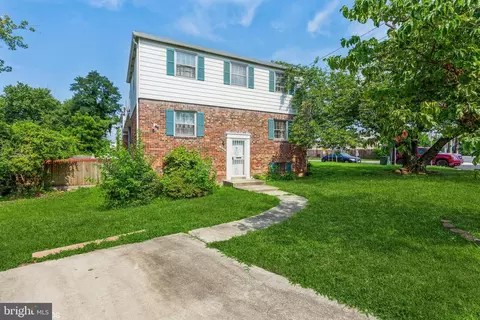 201 Shady Glen Dr, Capitol Heights, MD 20743