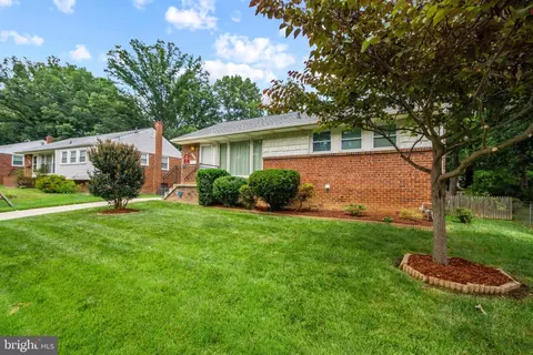 6427 Fairbanks St, New Carrollton, MD 20784