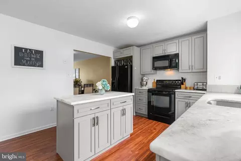 8110 Sandy Spring Rd, Laurel, MD 20707 photo 13
