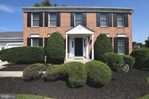 1216 Golf Course Dr, Bowie, MD 20721 photo 2