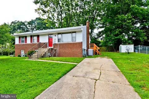 9114 Alcona St, Lanham, MD 20706 photo 2