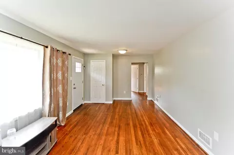 9114 Alcona St, Lanham, MD 20706 photo 6