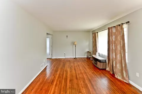 9114 Alcona St, Lanham, MD 20706 photo 5