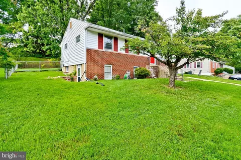 9114 Alcona St, Lanham, MD 20706 photo 3